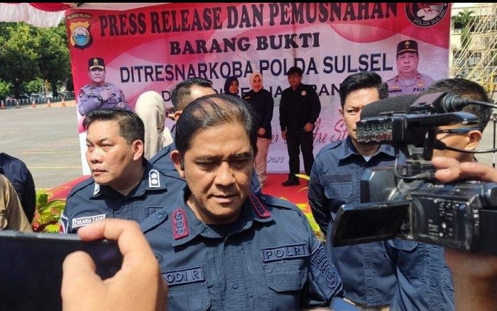 Polisi Ungkap Penemuan Bungker Narkoba Di Kampus Makassar Terhubung