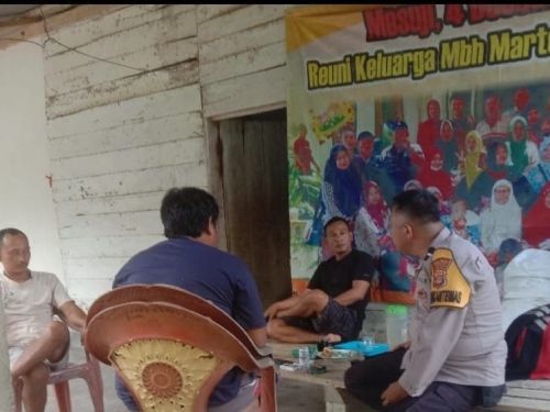 Bhabinkamtibmas Polsek Tanjung Raya Sambang Dan Sampaikan Pesan Kamtibmas