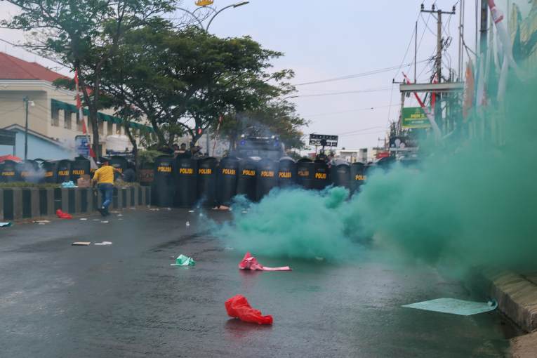 Polda Lampung Gelar Latihan Simulasi Unjuk Rasa dan Penanganan Kerusuhan Jelang Pilkada Serentak 2024