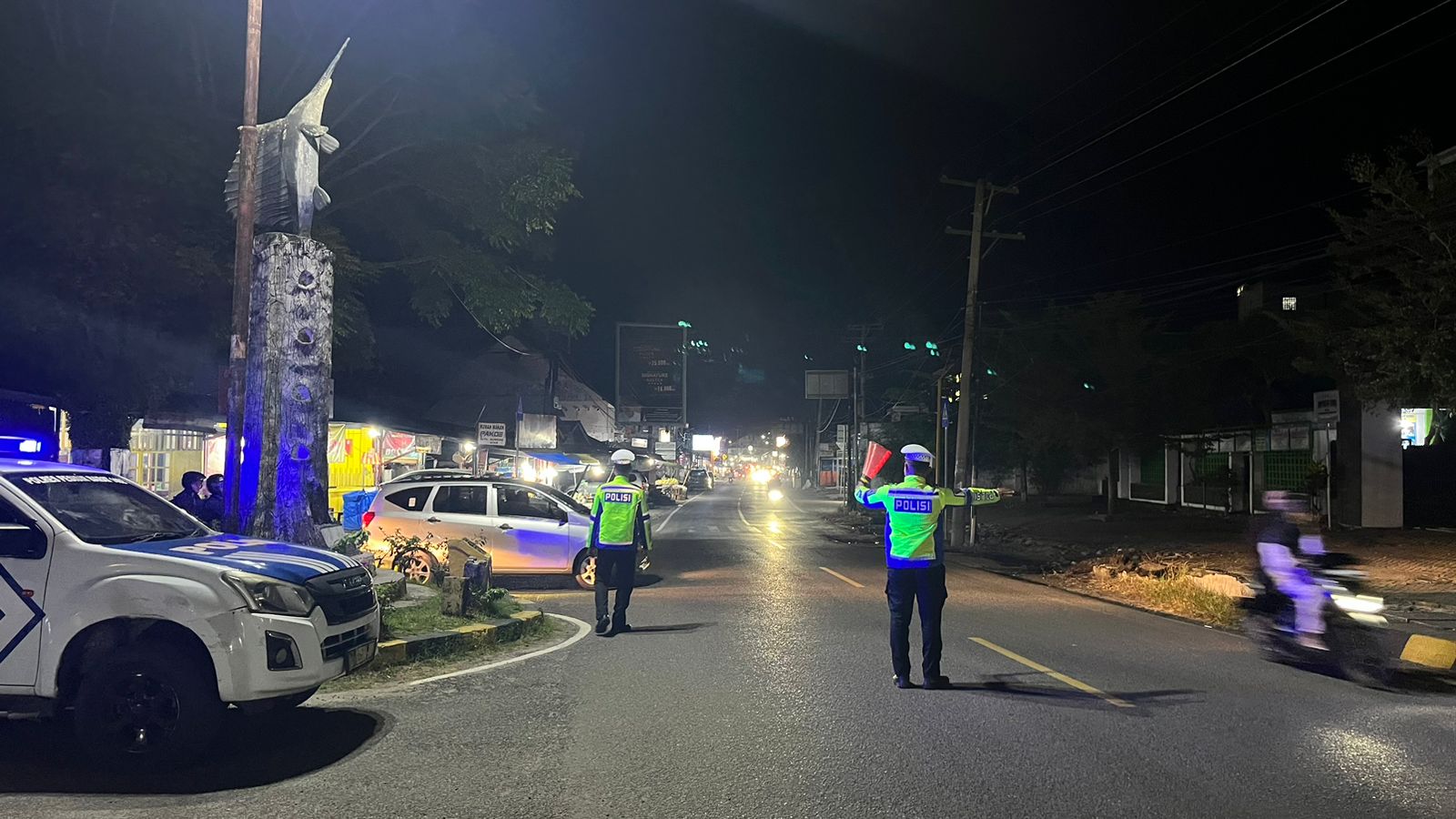 Sat Lantas Polres Pesisir Barat Patroli Blue Light Berikan Rasa Aman Kepada Masyarakat