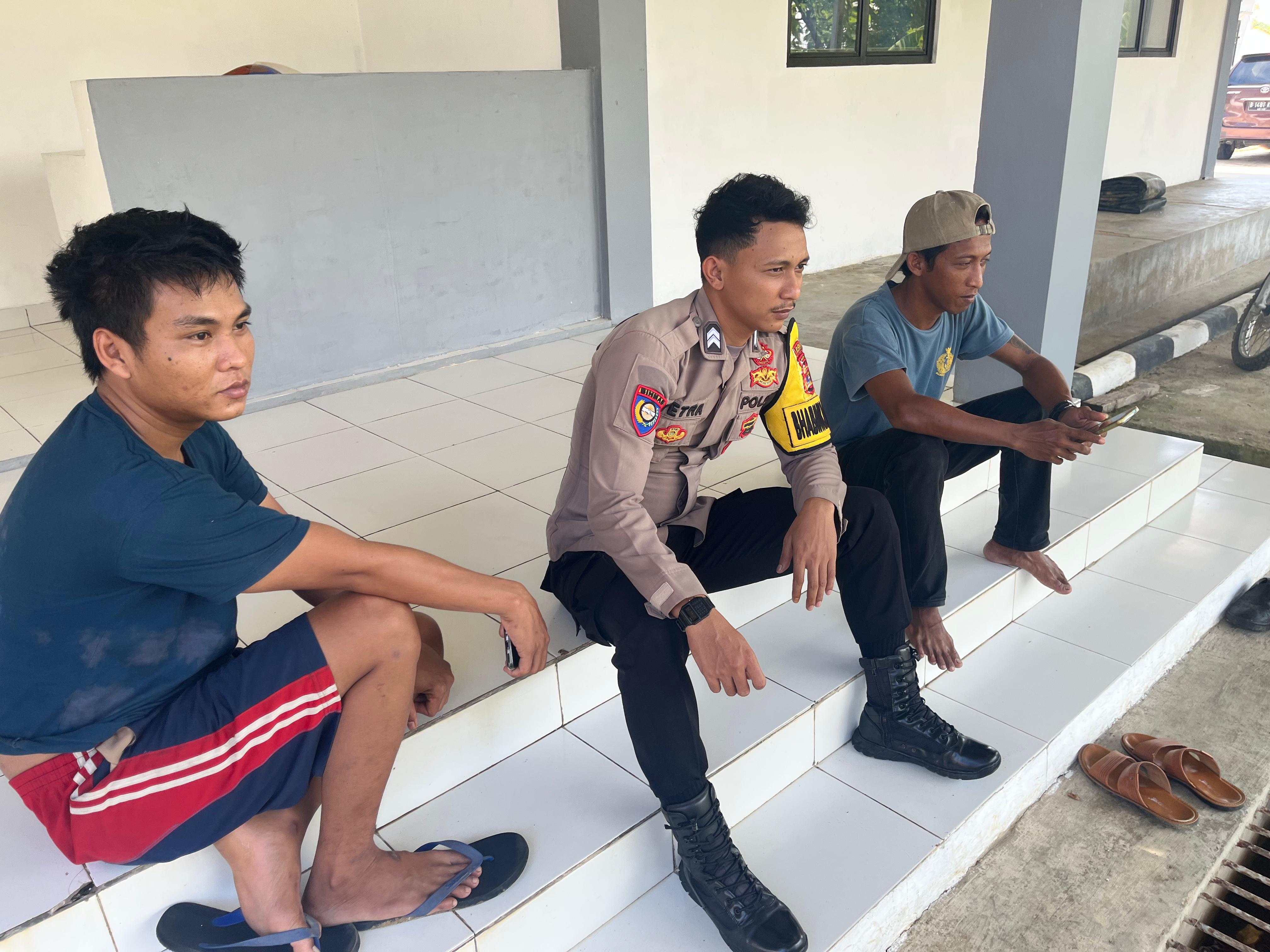 Bhabinkamtibmas Polsek Bengkunat Patroli Kamtibmas Di Pekon Way Tias Dan Pekon Siring Gading