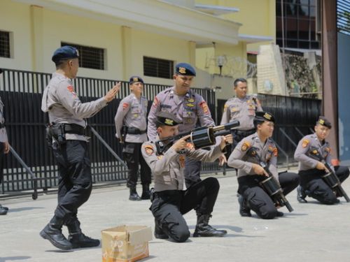 Latihan Bersama Brimob Lampung dan Ditsamapta Polda Lampung Guna Menghadapi Penanganan Unjuk Rasa di Provinsi Lampung