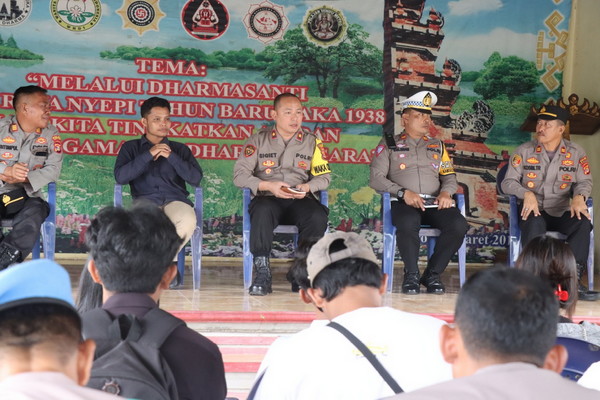 Jumat Curhat: Polres Metro Berbincang Bersama Mahasiswa