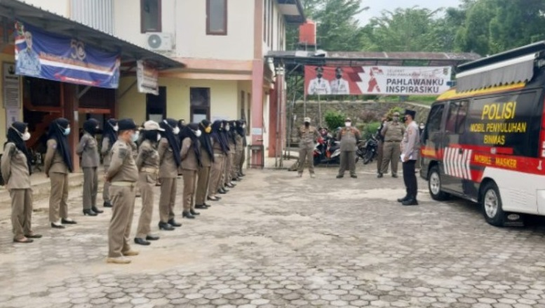 Dalam Rangka Penegakan Prokes Personil Satbinmas Polres Pesawaran Kunjungi Kantor Satpol PP 