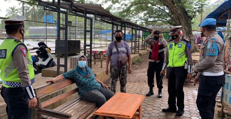 Polres Pesawaran Laksankan KRYD Antisipasi Covid_19 Di Taman Sidototo.