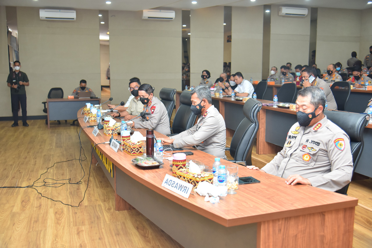 Kapolda Lampung hadiri rapat percepatan vaksinasi Covid-19 di Provinsi Lampung