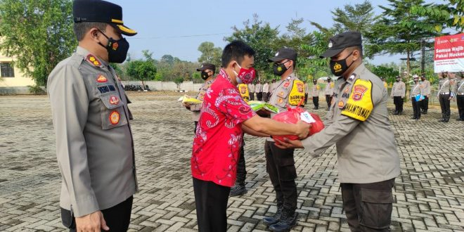 Bantu Warga Dampak Covid-19, Polres Pesawaran Terima Paket Sembako PSMTI