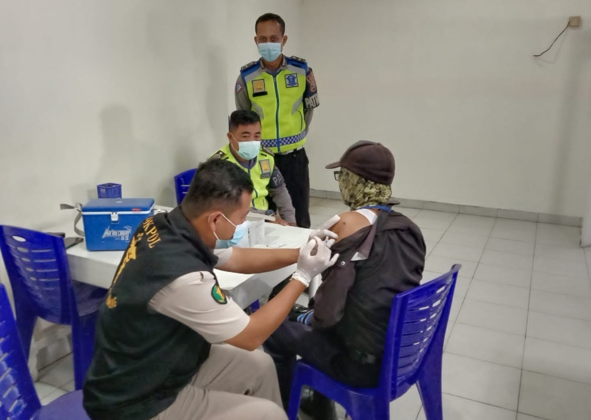 Patroli Vaksin Hunter Polres Lampung Tengah, Sasar Ke Tempat Keramaian