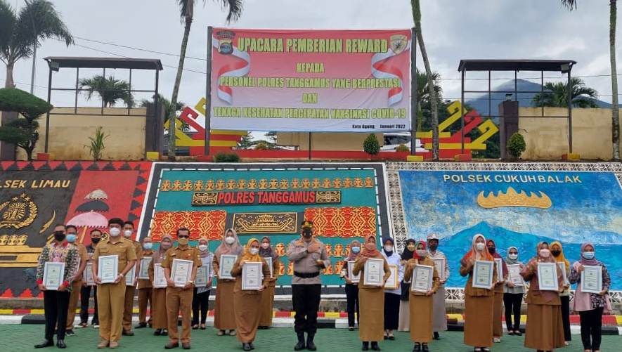 Vaksinator Tanggamus Diganjar Penghargaan Kapolres