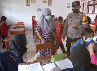 Polres Mesuji Gencar Melakukan Pengawalan Kegiatan Vaksinasi Di Berbagai Sekolah Dasar 