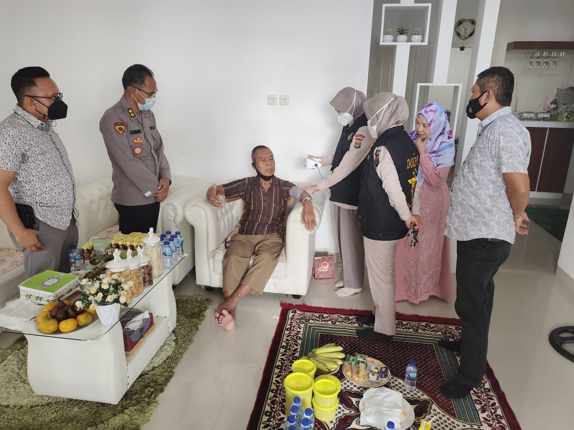 Peringatan Hari Bhayangkara-75 Polda Lampung Anjangsana kpd Purnawirawan dan Anggota Polri yg  sakit