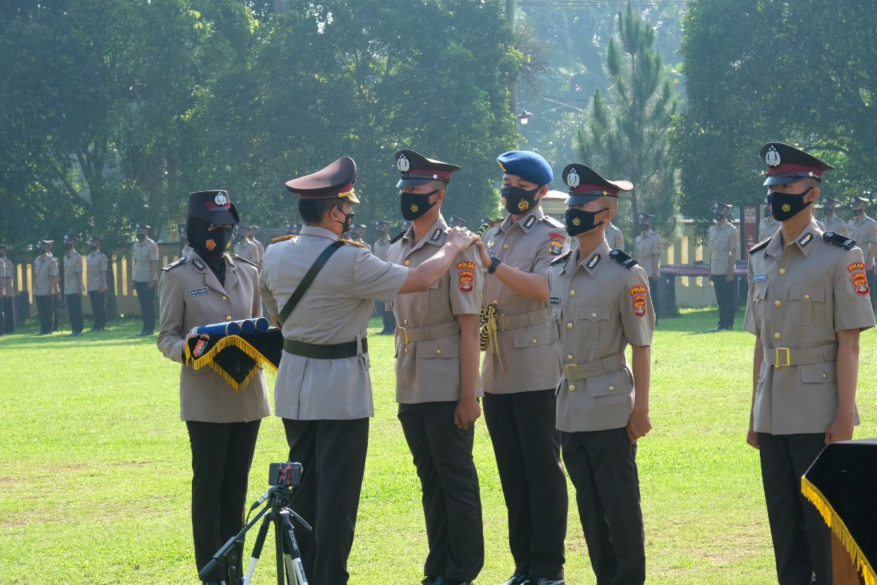 Kapolda Lampung Pimpin Upacara Penutupan Pelantikan  Siswa Pendidikan Bintara Polri T.A. 2020/2021