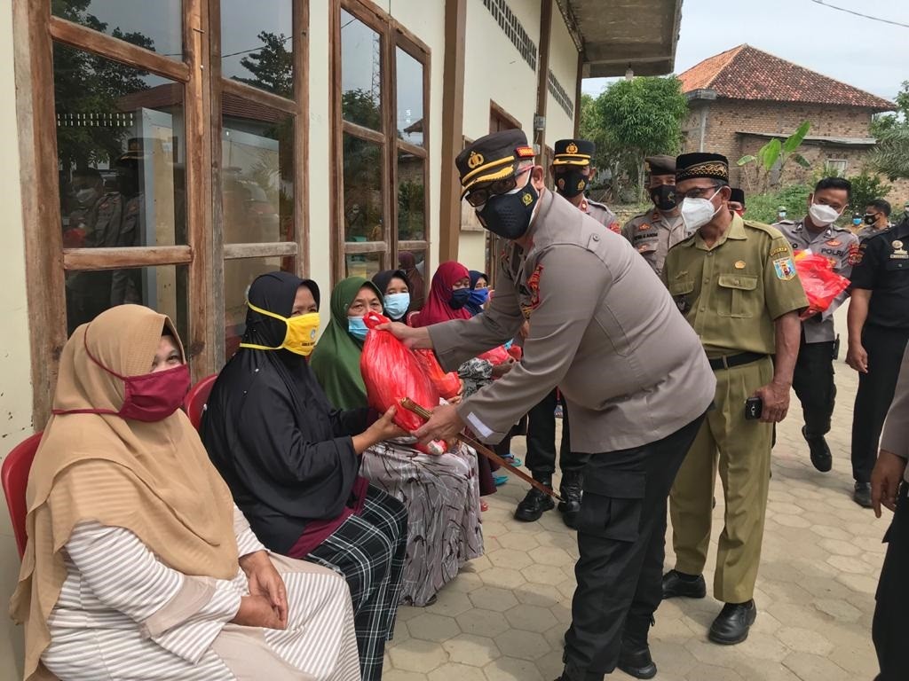 Vaksinasi Covid-19 Keliling, Polres Way Kanan Gelar Vaksinasi di Ponpes Bahrul Ulum 