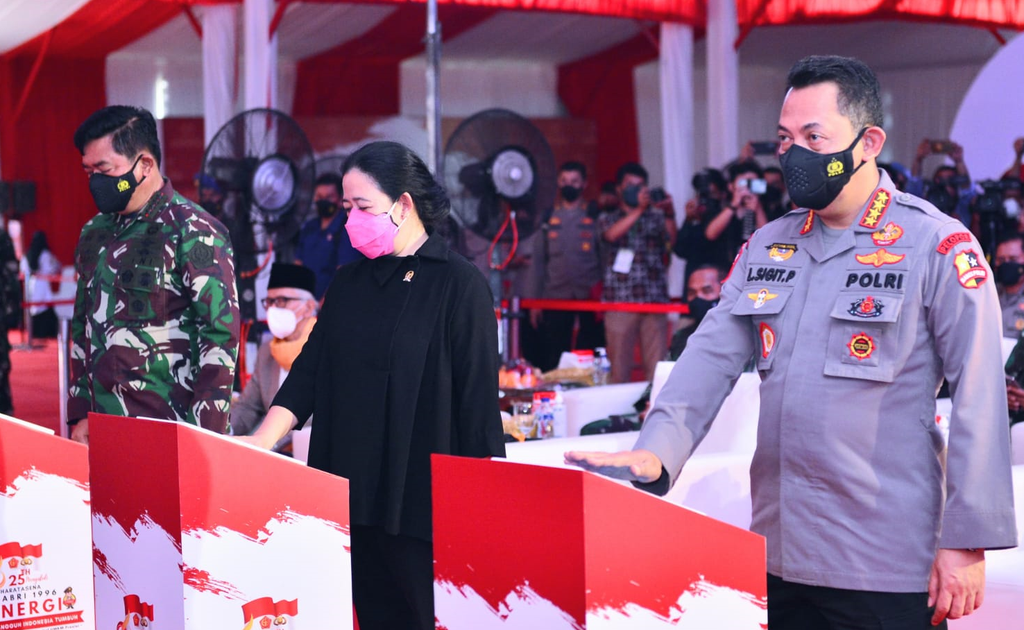 Tinjau Vaksinasi Massal Akabri 96, Kapolri: Terus Bekerja Keras Tanggulangi Covid-19 