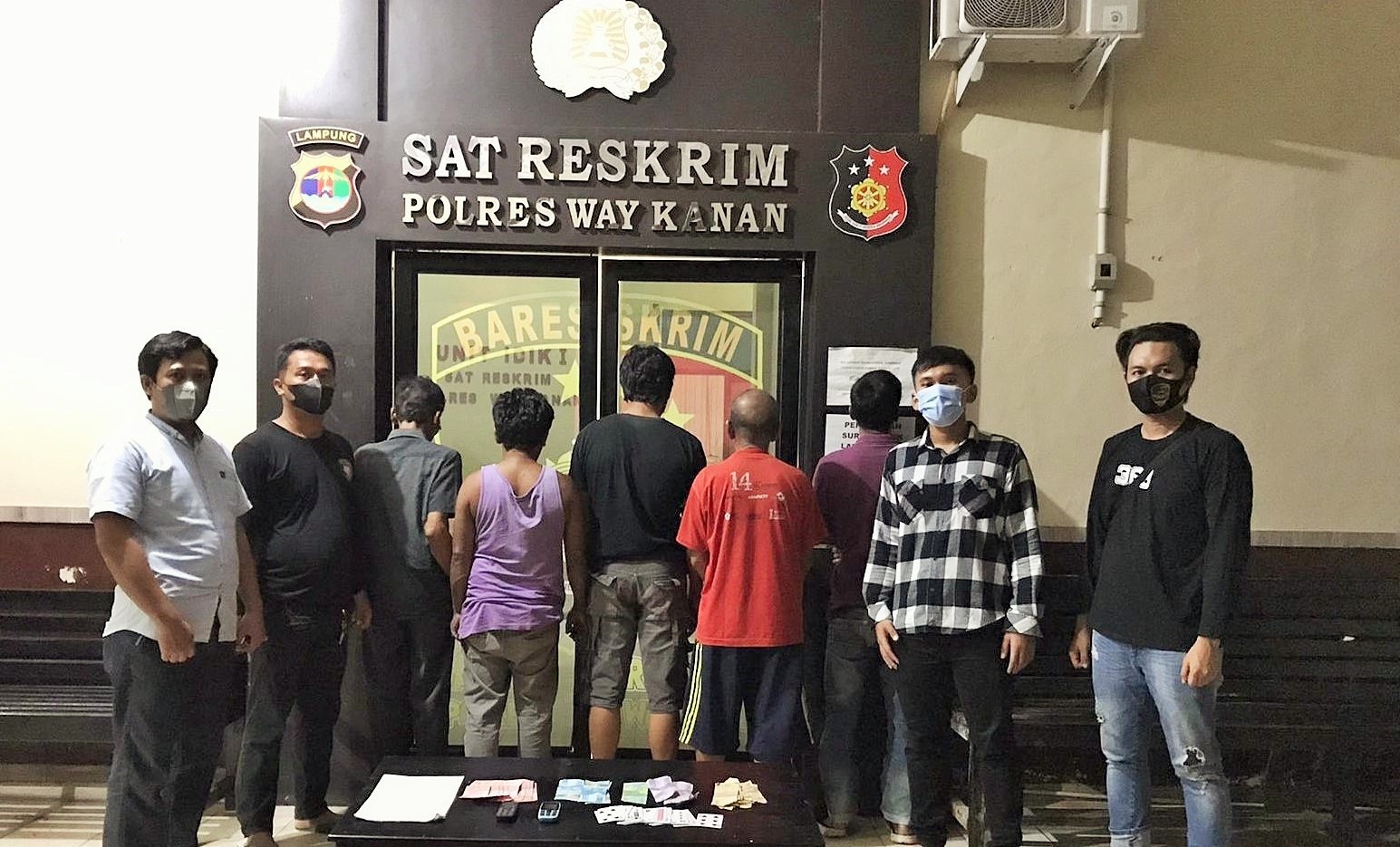 Asik Judi Remi Lanay, Lima Warga Sidoarjo Digulung Polres Way Kanan