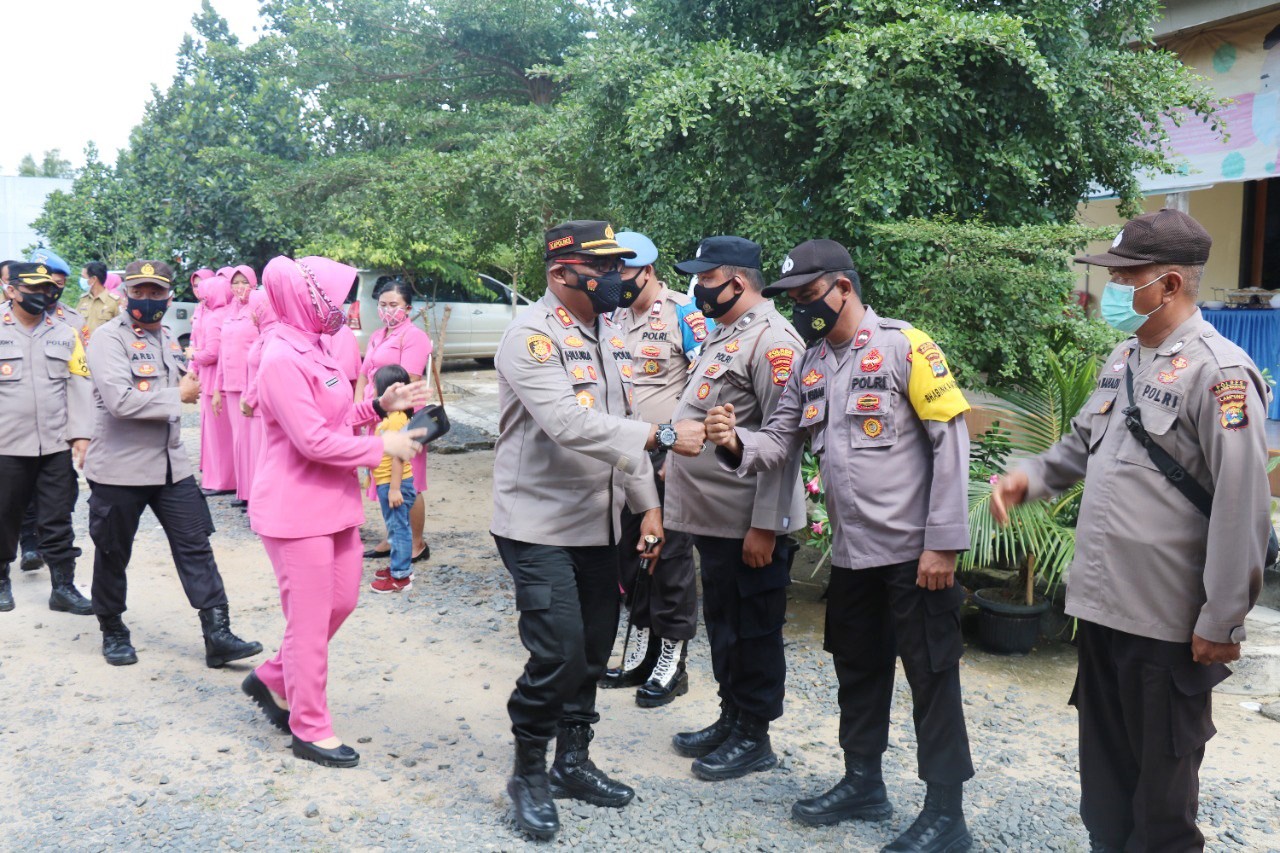 Kapolres dan Ketua Bhayangkari Cabang Tulang Bawang Lakukan Kunker di Dua Polsek
