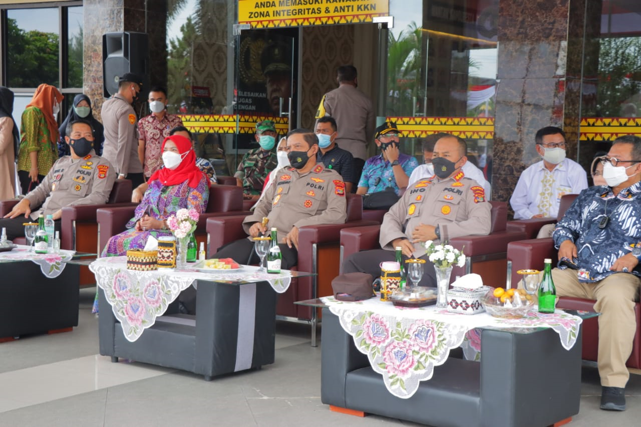 Hadiri Vaksinasi Serentak di Polresta Balam, Kapolda Antisipasi Pertumbuhan Covid-19 Saat Nataru