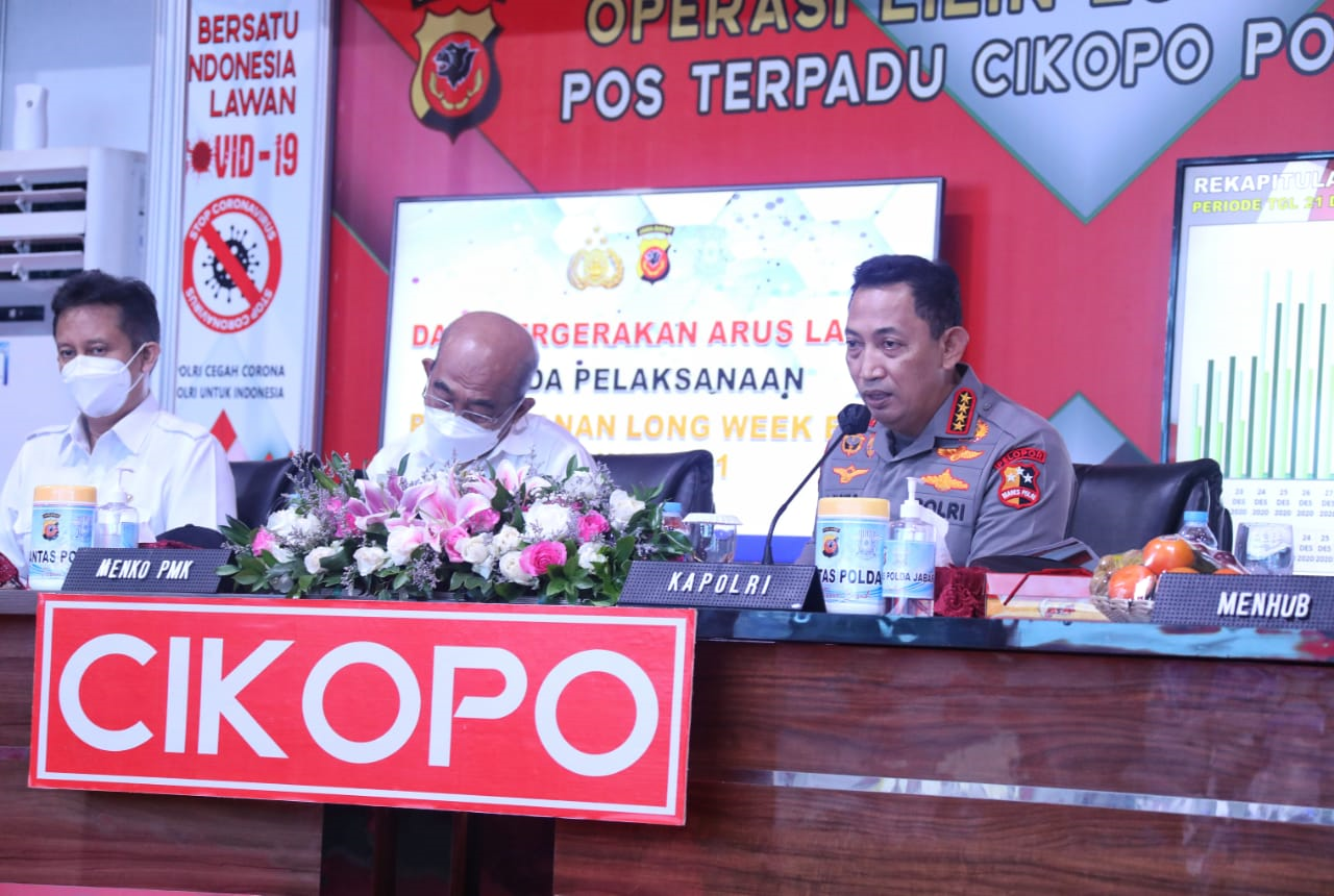 Tinjau Pos Terpadu Cikopo, Kapolri Paparkan Dua Hal yang Harus Diantisipasi Hadapi Libur Nataru 