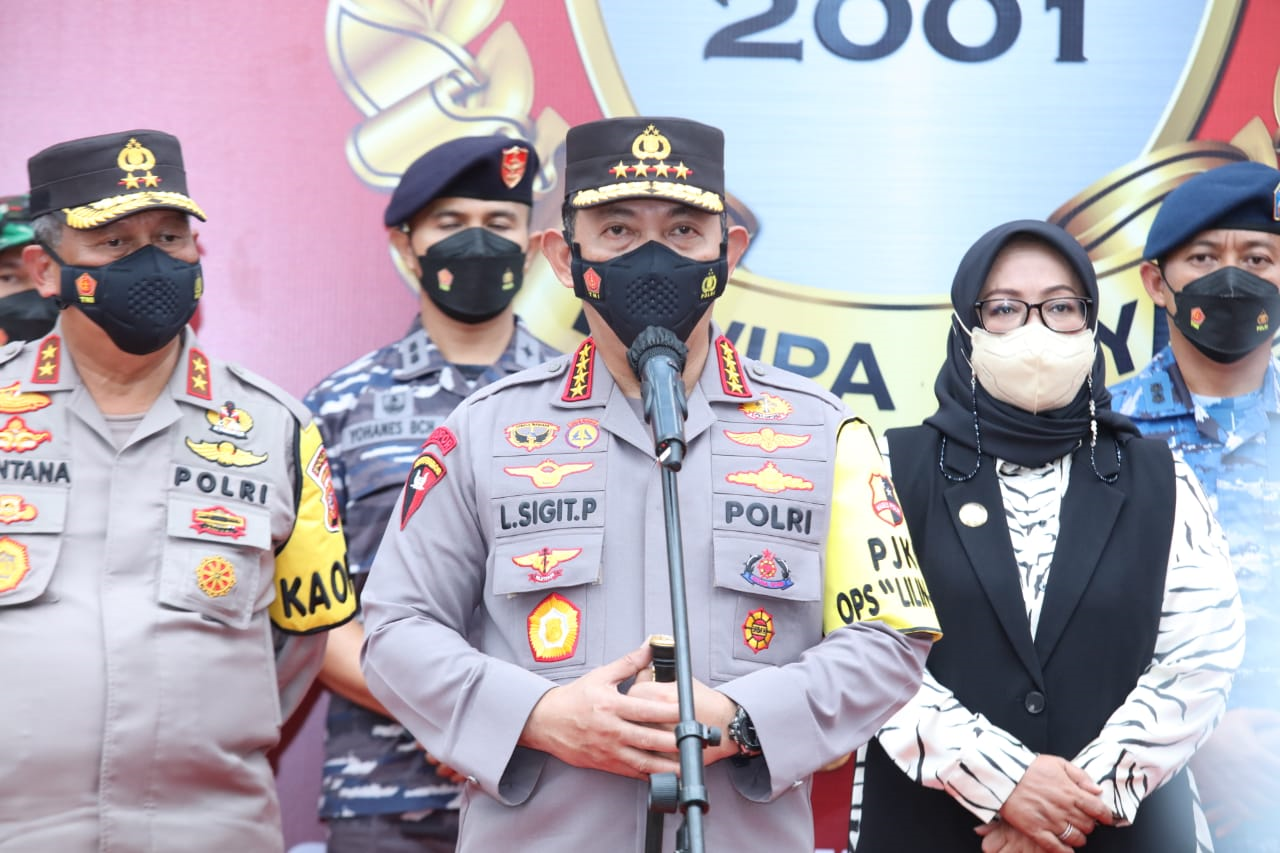 Tinjau Bakti Negeri Akabri 2001, Kapolri Tekankan Vaksinasi Hingga Waspadai Pintu Masuk Negara