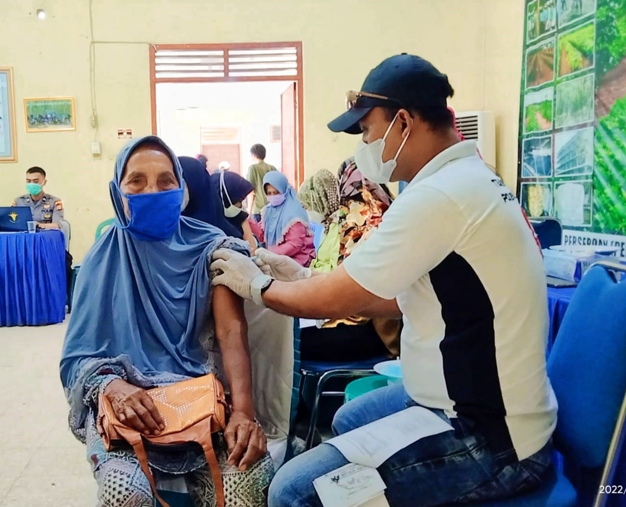 Polres Way Kanan bersama PTPN VII Gelar Vaksin Massal
