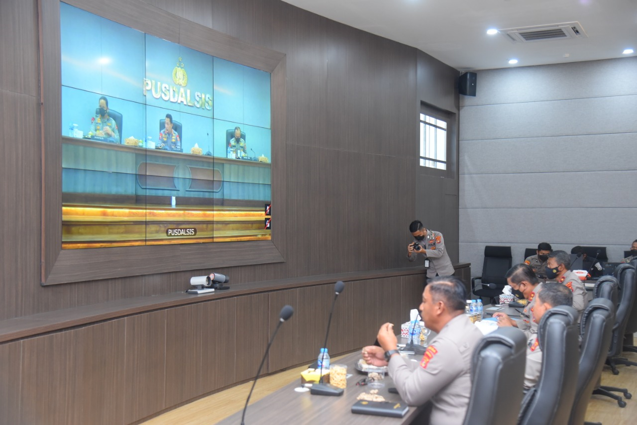 Kapolda Lampung Ikuti Vicon pimpinan Kapolri Dengan Agenda Kelangkaan Bahan Pangan Minyak Goreng