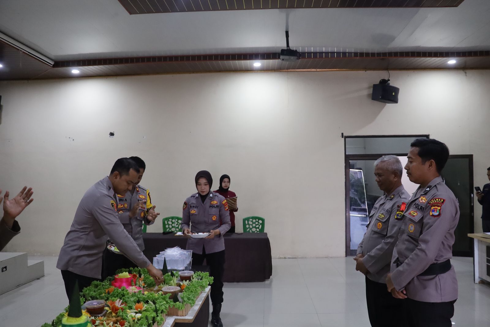 Polres Mesuji Gelar Syukuran Ulang Tahun Personel Polres Mesuji bulan Oktober 2024