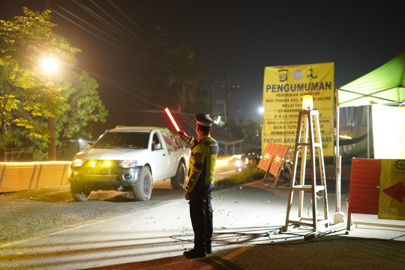 Polres Tulang Bawang Gelar Pengaturan Lalu Lintas One Way System di Jembatan Way Pidada