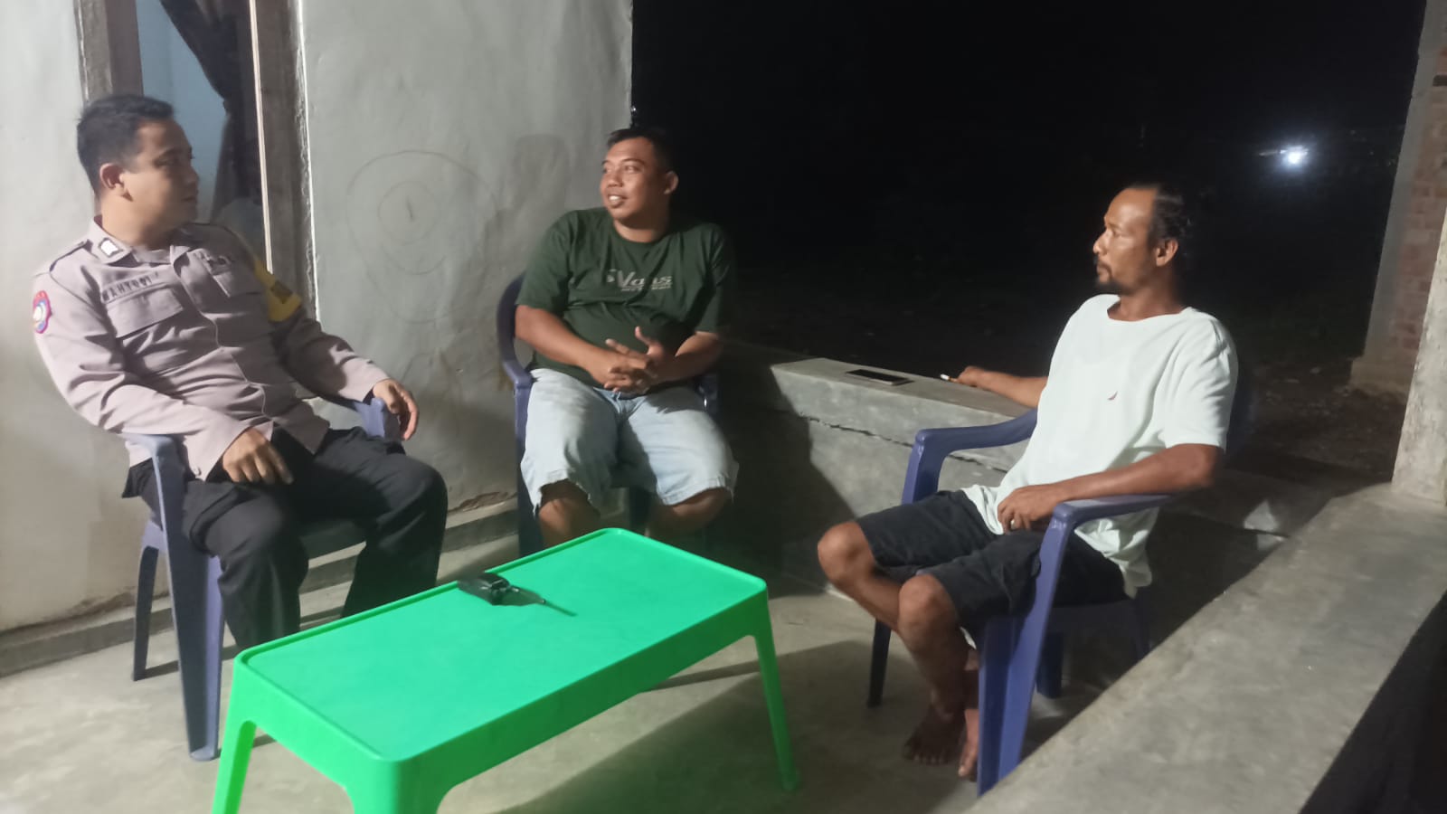 Bhabinkamtibmas Polsek Tanjung Raya Laksanakan Sambang di Desa Berasan Makmur