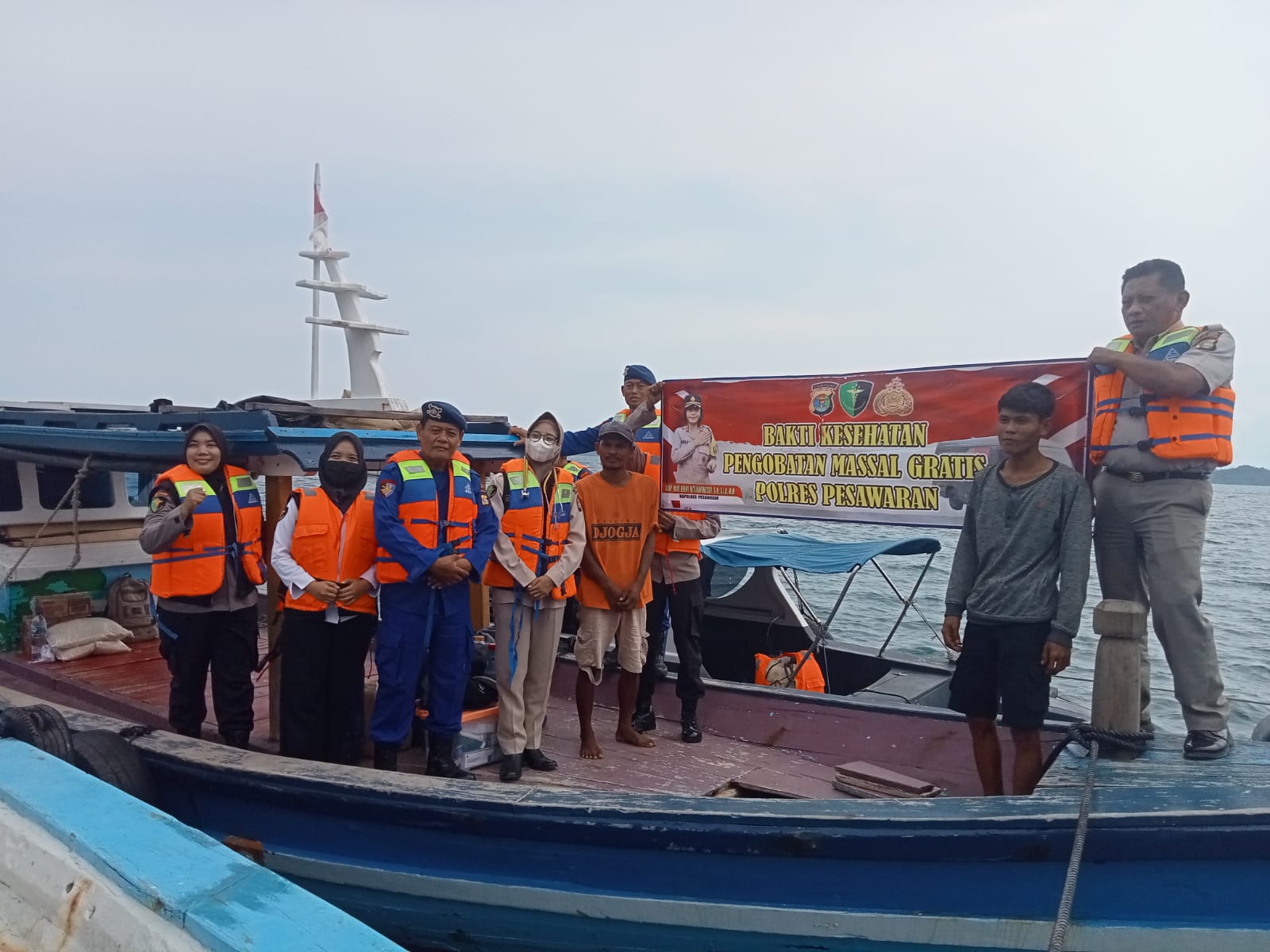 Polres Pesawaran Hadirkan Pelayanan Kesehatan Masyarakat Perairan Klinik Terapung