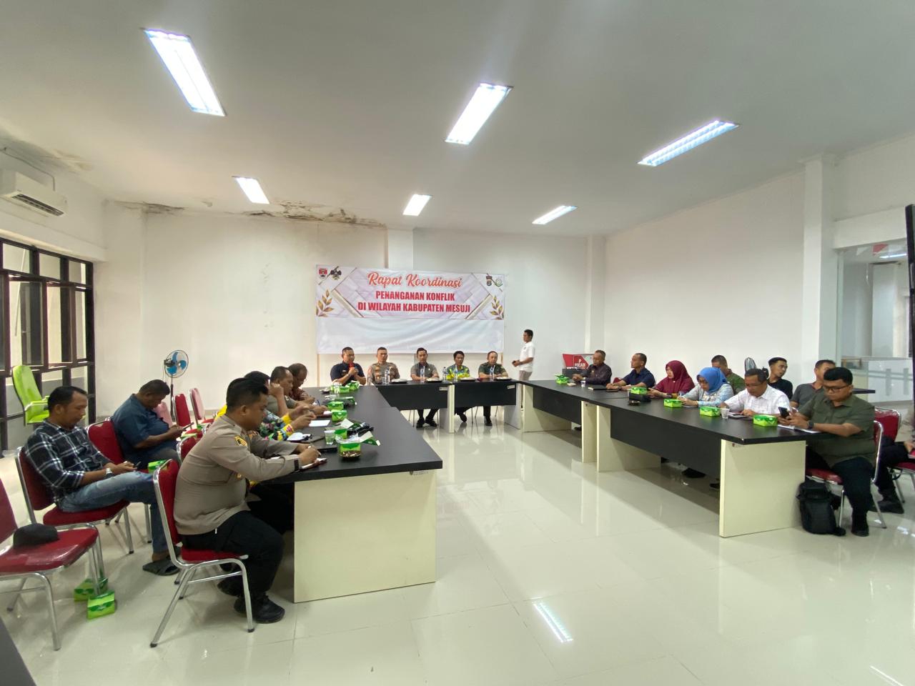 Kabag Ops Polres Mesuji Hadiri Rapat Teknis Penanganan Konflik Agraria Lahan Perkebunan PT. Sumber Indah Perkasa (SIP)