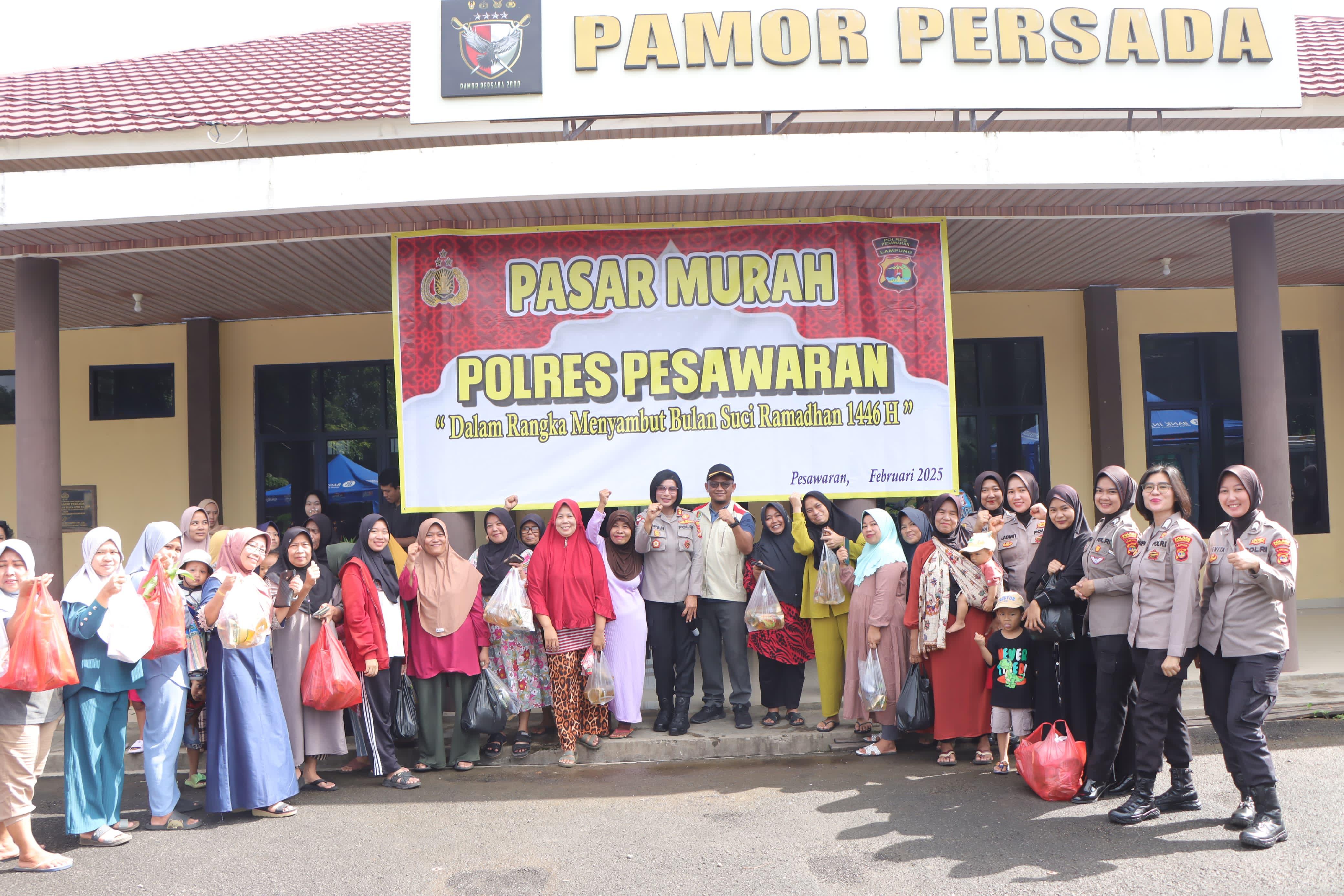 Stabilkan Harga Pangan Pada Ramadhan 1446 H, Polres Pesawaran Gandeng Dinas Ketahanan Pangan Gelar Pasar Murah