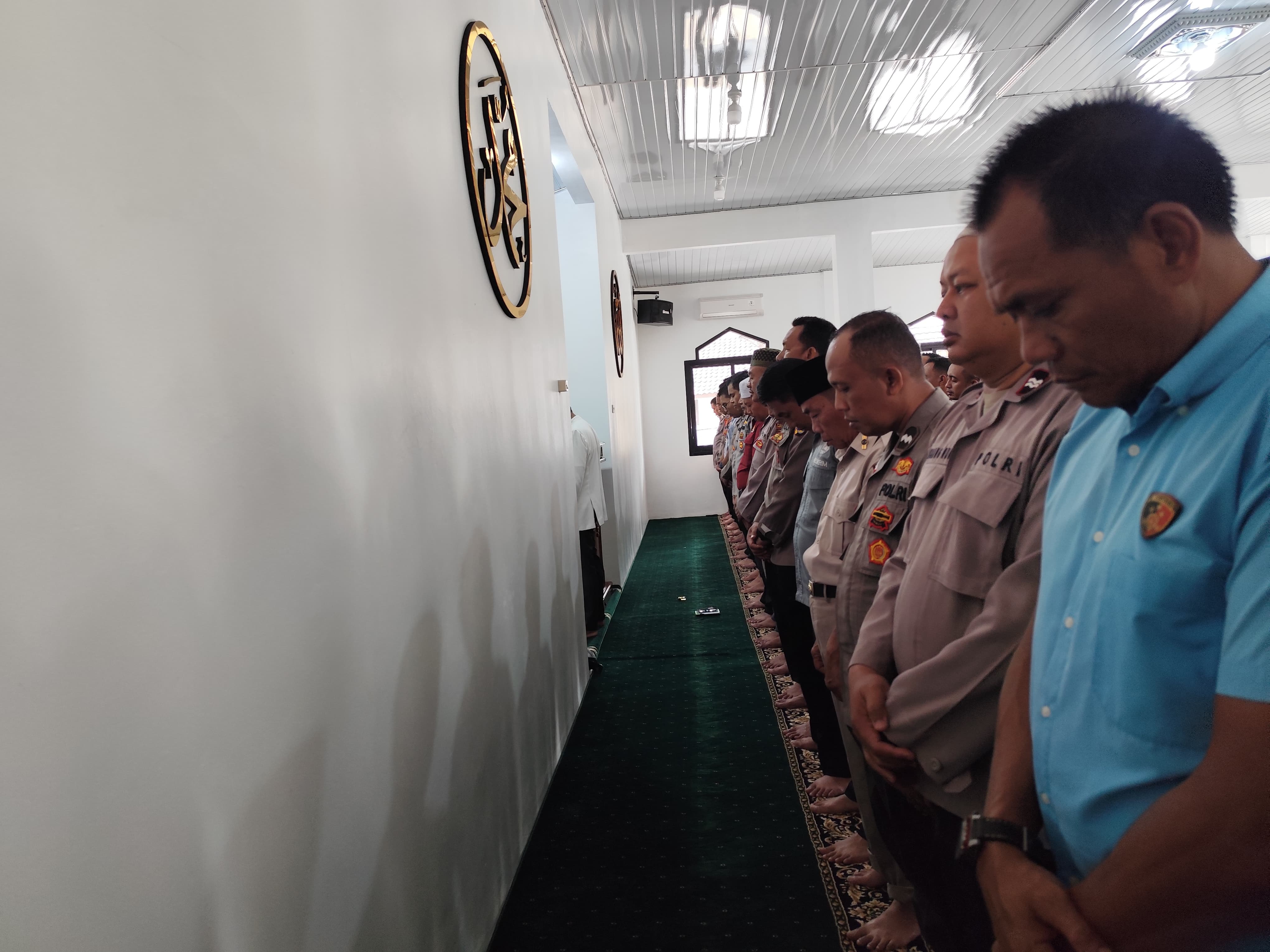 3 Personel Polres Way Kanan yang Gugur Saat Bertugas, Polres Lampung Timur Gelar Salat Gaib