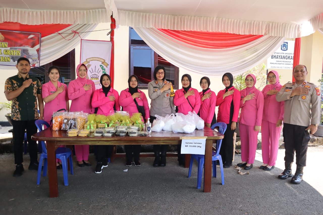Polres Pesawaran dan Dinas Perindag Gelar Pasar Murah di Polsek Gedong Tataan, Bhayangkari Dukung UMKM Lokal