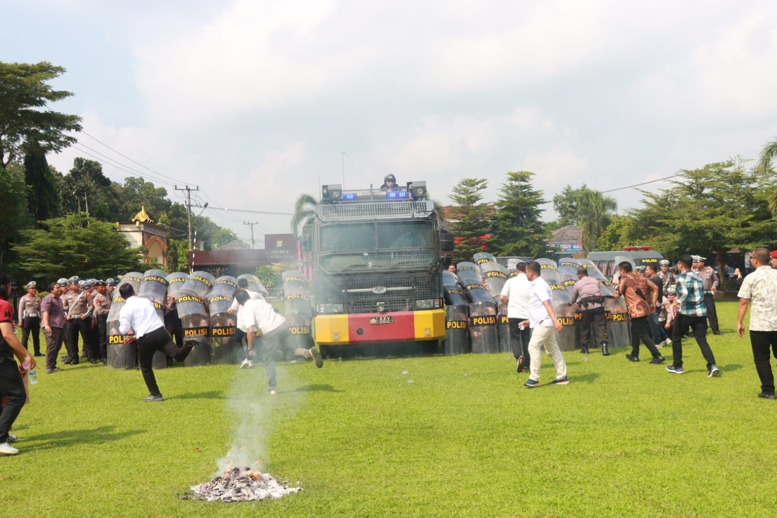 Jelang Hari Buruh, Polres Lampung Timur Gelar Latihan Dalmas Tingkatkan Kesiapsiagaan Personel