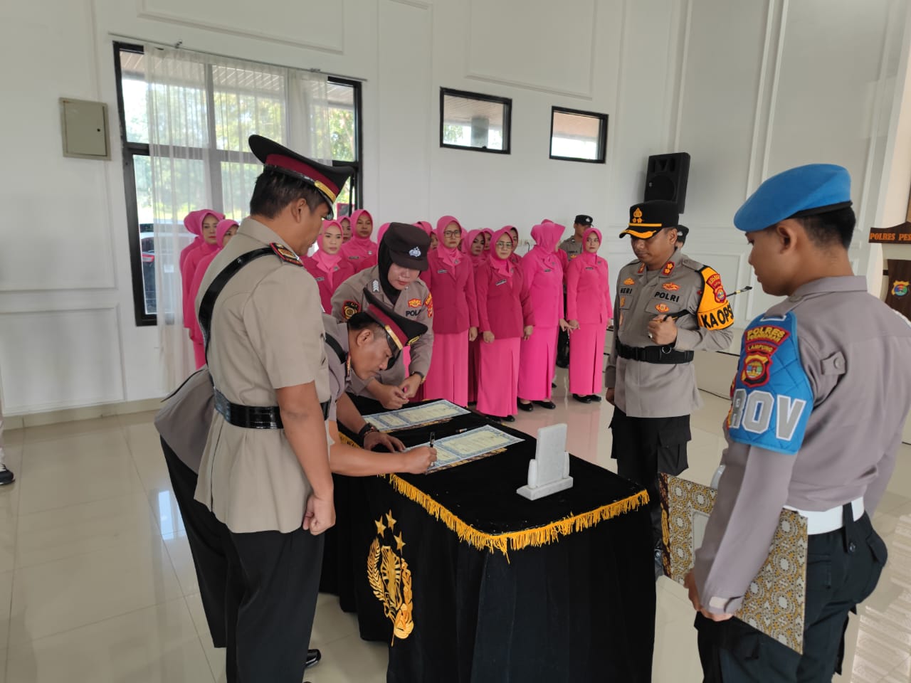 Rotasi Jabatan, Kapolres Pesawaran Pimpin Sertijab Kasat Intelkam, Kapolsek dan Kasi Humas