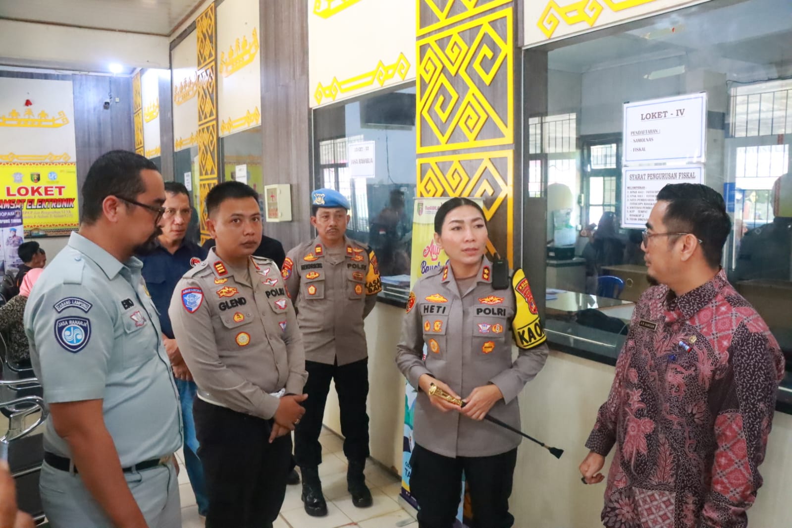 Kapolres Lampung Timur Cek Langsung Pelayanan Hari Pertama, Pemutihan di Samsat
