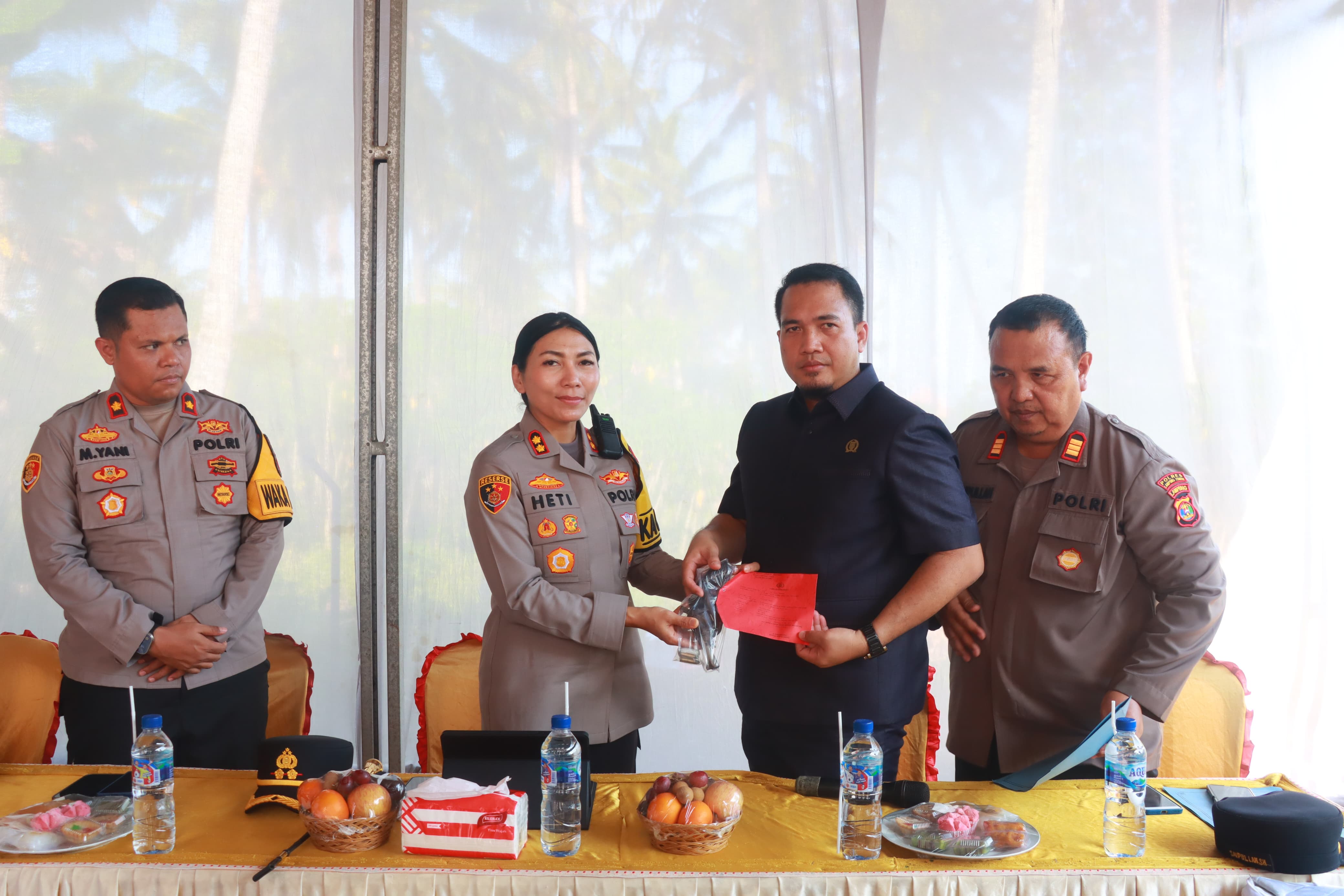 Kapolres Lampung Timur Laksanakan Kunjungan Kerja ke Polsek Melinting, Warga Serahkan Senpi Rakitan