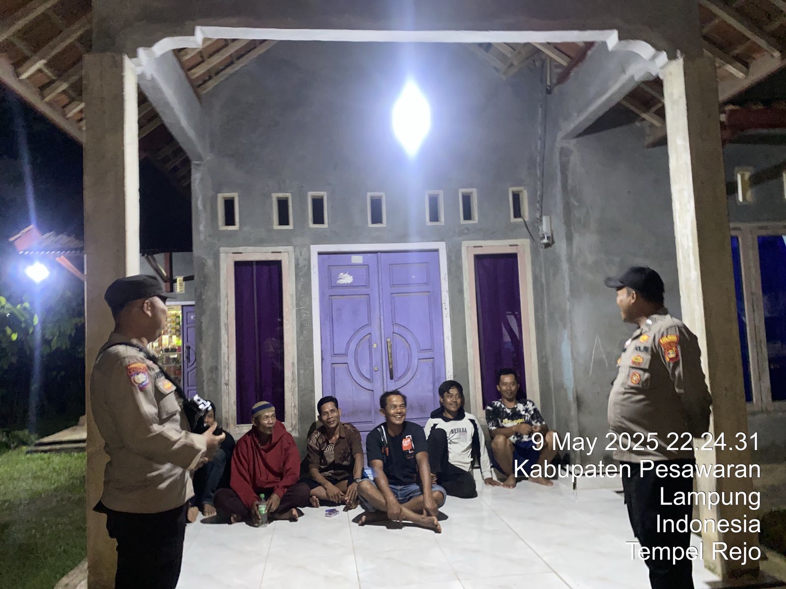Polsek Kedondong Gencarkan Patroli Antisipasi C3 dan Premanisme Dalam Rangka Operasi Pekat Krakatau 2025