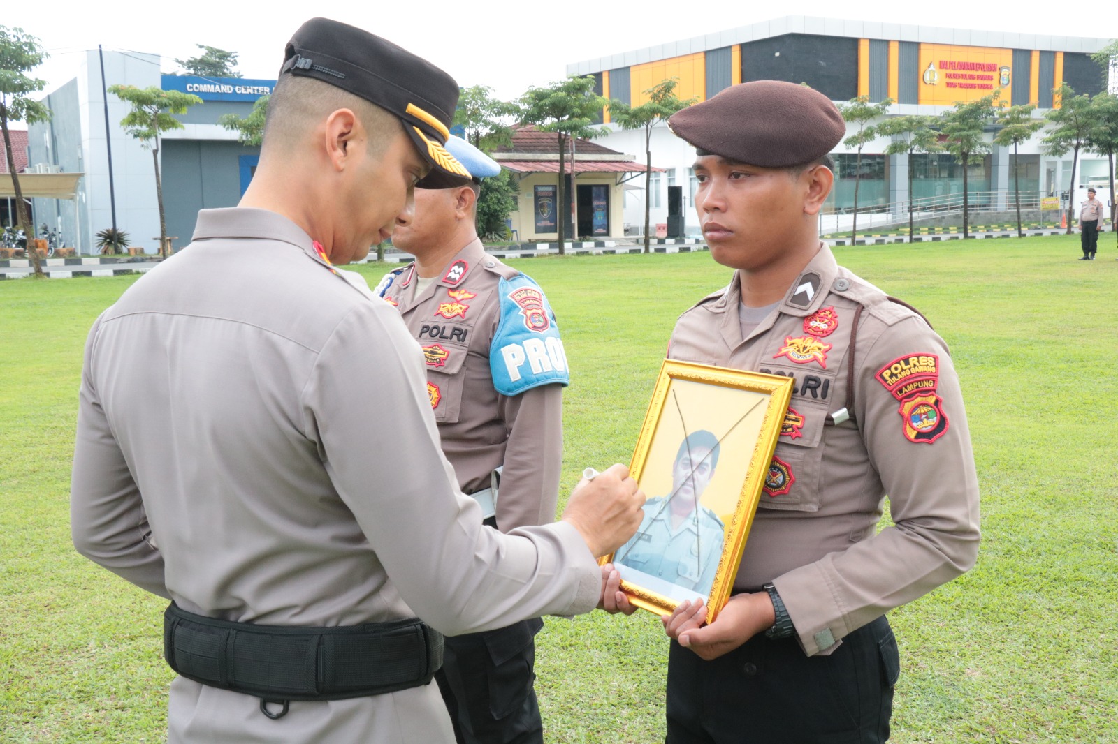Pimpin Upacara PTDH, Ini Pesan Yang Disampaikan Kapolres Tulang Bawang