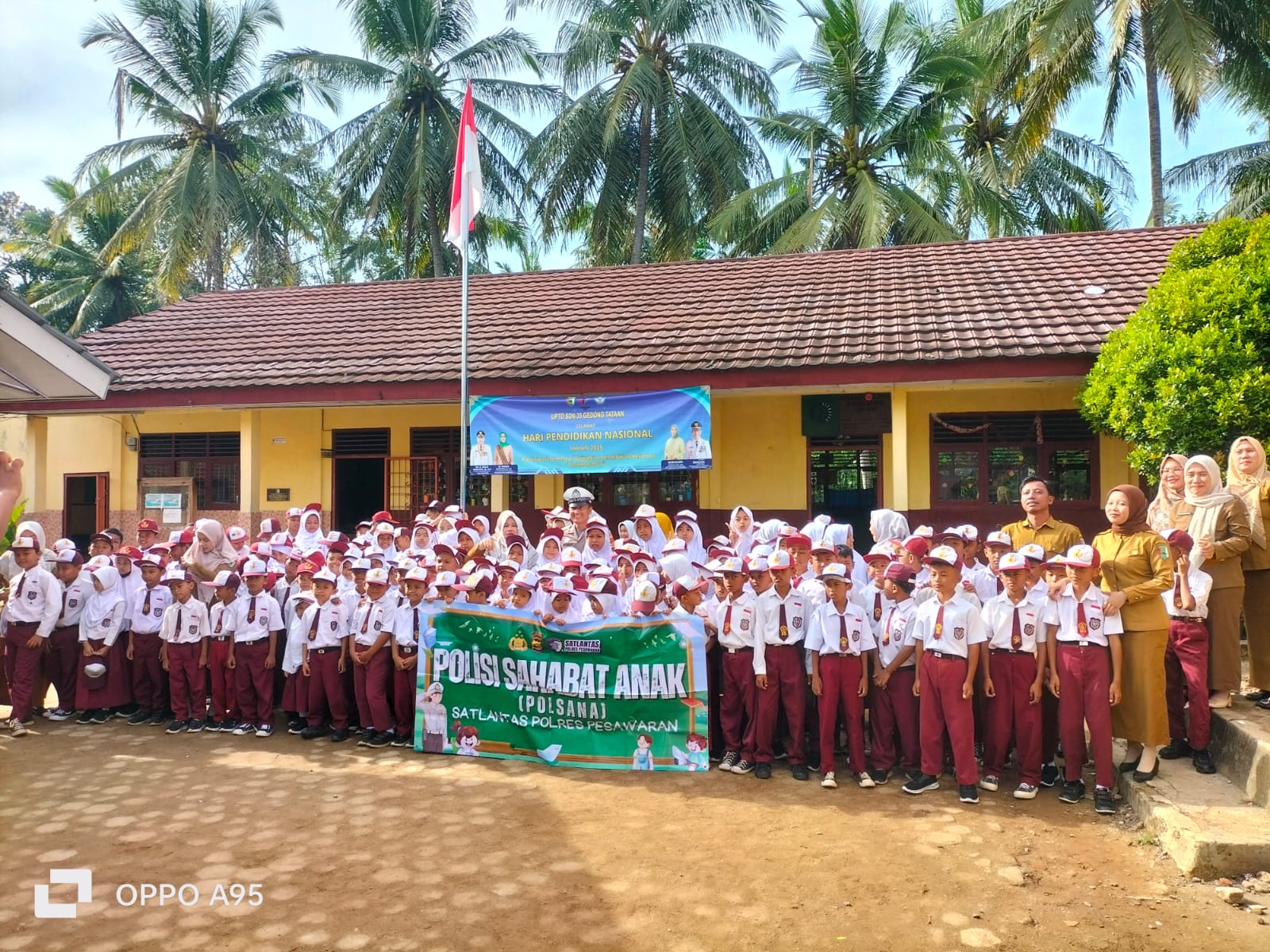 Tanamkan Disiplin Lalu Lintas Sejak Usia Dini, Satlantas Polres Pesawaran Gelar Kegiatan POLSANA di SDN 35 Gedong Tataan