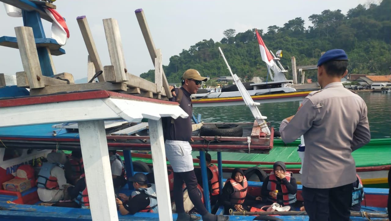 Polri Hadir di Tengah Masyarakat, Sat Polairud Polres Pesawaran Tekankan Pentingnya Keselamatan Laut