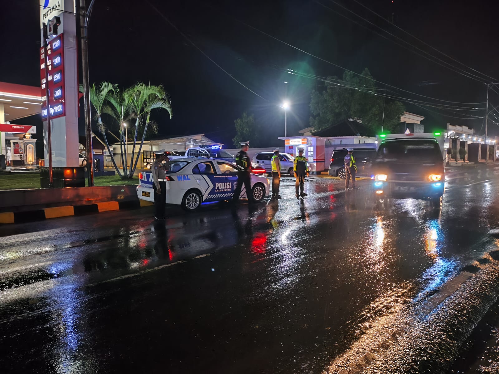 Satlantas Polres Pesawaran Gelar Patroli Blue Light di Jalinbar, Antisipasi Kemacetan dan Padat Lalin