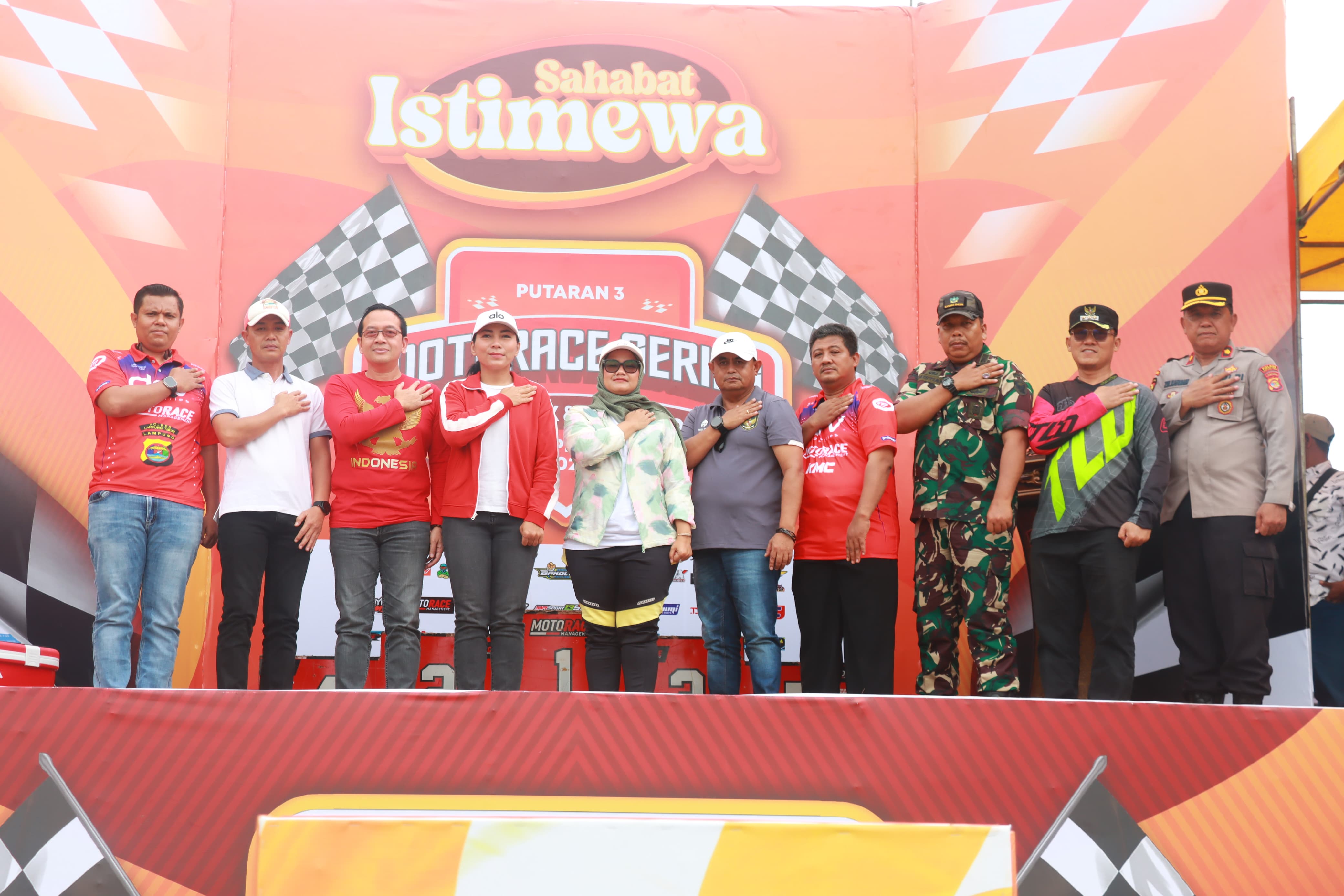 Kapolres Lampung Timur Buka Kejuaraan Grass Track Motorace Series Putaran 3 Sambut Hari Bhayangkara ke-79
