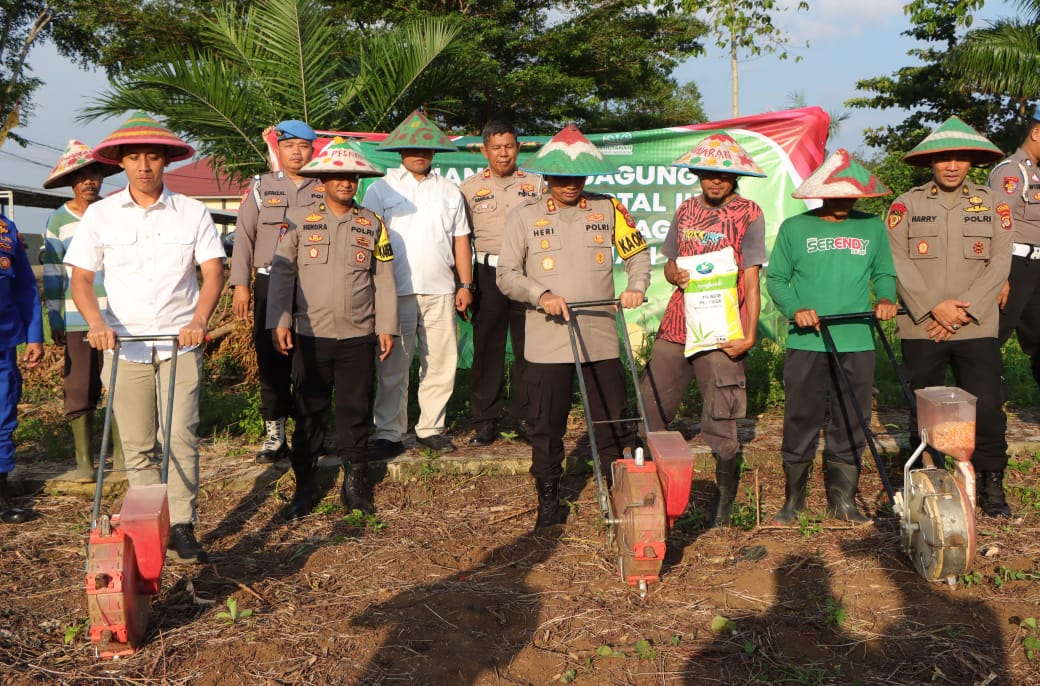 Dukung Ketahanan Pangan Nasional, Polres Pesawaran Gelar Penanaman Jagung Serentak