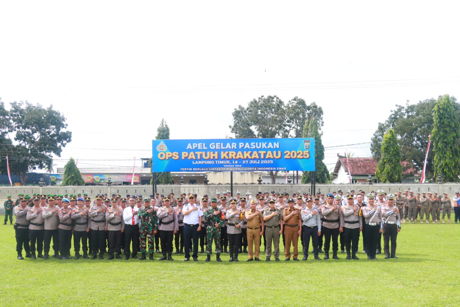 Kapolres Lampung Timur Pimpin Apel Gelar Pasukan Ops Patuh Krakatau 2025