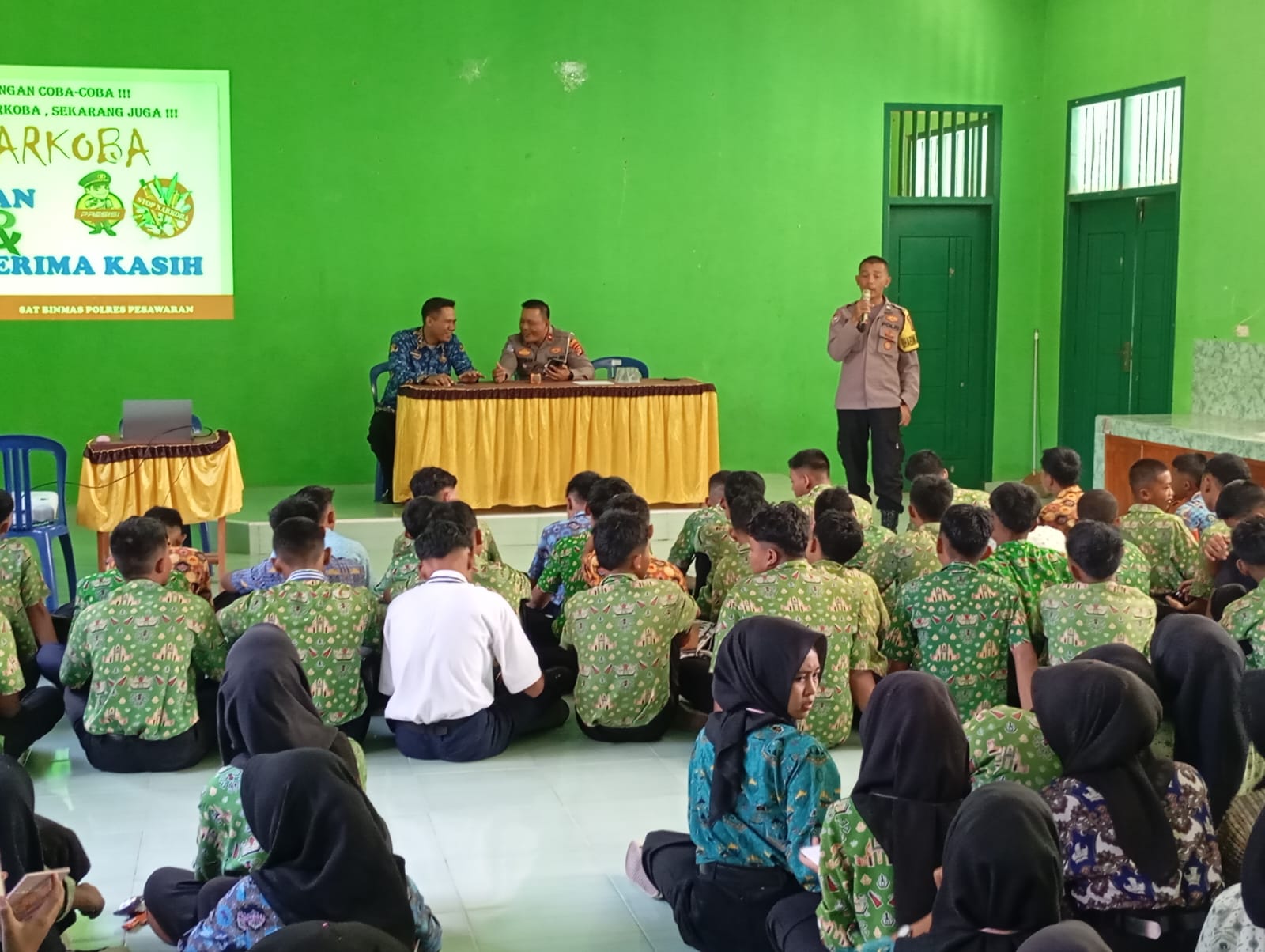 Polsek Gedong Tataan Edukasi Pelajar SMAN 1 Negeri Katon, Bentengi Generasi Muda dari Bahaya Narkoba dan Kenakalan Remaja