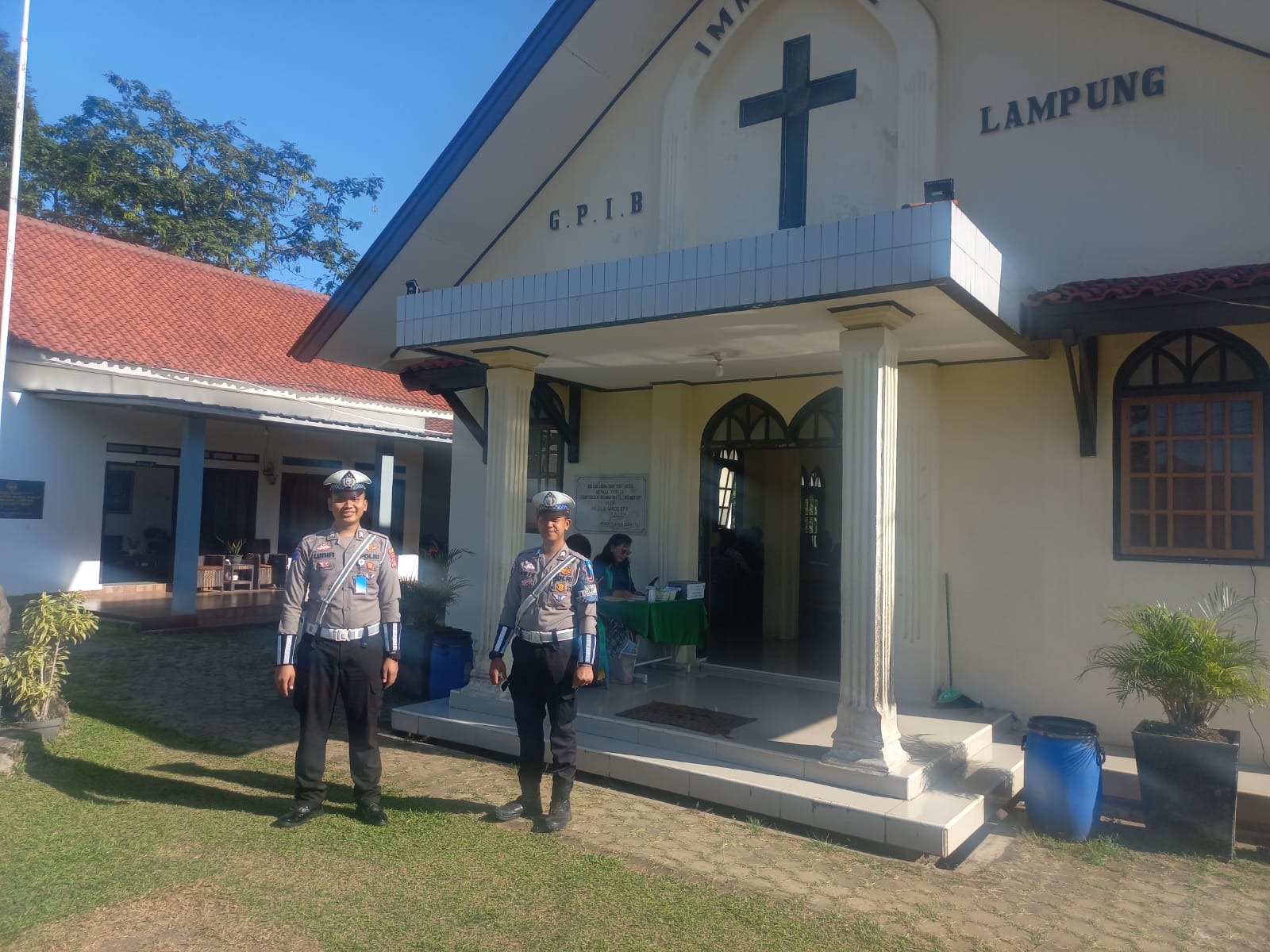 Satlantas Polres Pesawaran Amankan Ibadah Mingguan di Gereja GPIB Immanuel
