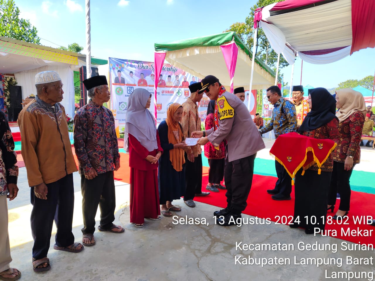 Waka Polres Lampung Barat Dampingi PJ Bupati Hadiri Pembukaan Pekan Raya Gedung Surian 2024