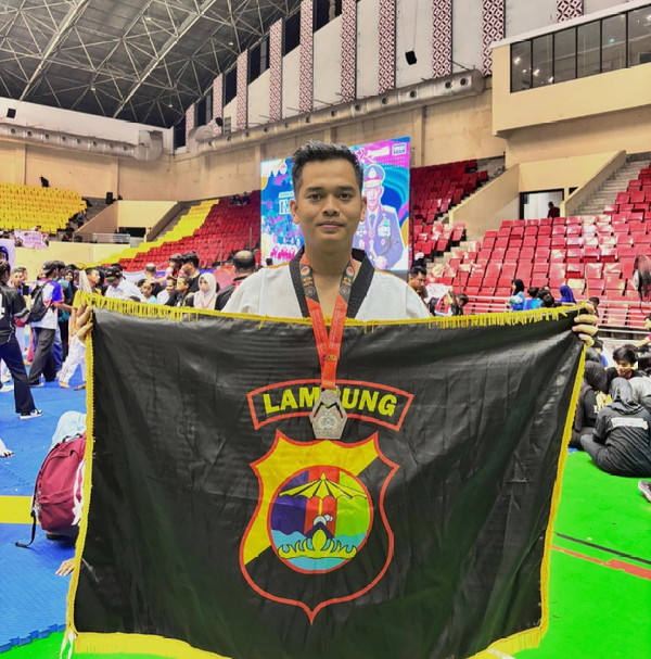 Bripda Akbar Raih Perak Ajang Taekwondo Kapolri Cup 2025, Harumkan Polresta Bandar Lampung