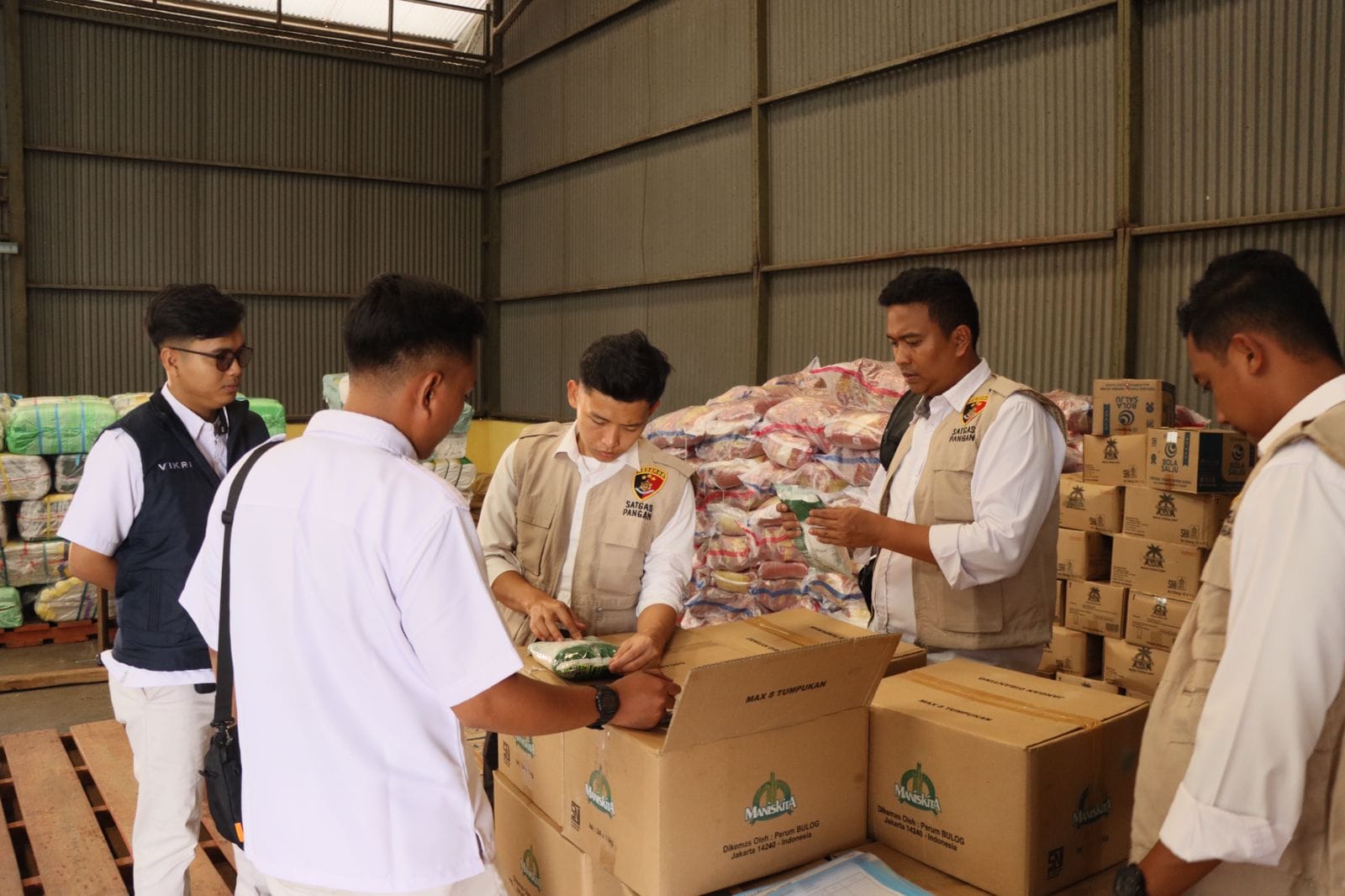 Jelang Nataru, Satgas Pangan Polres Tuba Gelar Operasi Pasar Cek Ketersediaan Bapokting